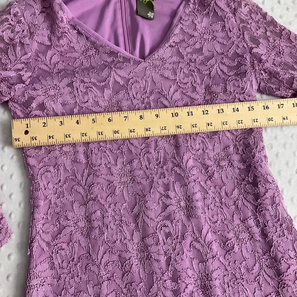 Taylor Lavender Lace Bell Sleeves V-Neck A-Line Dress Size 2 - Picture 5 of 8